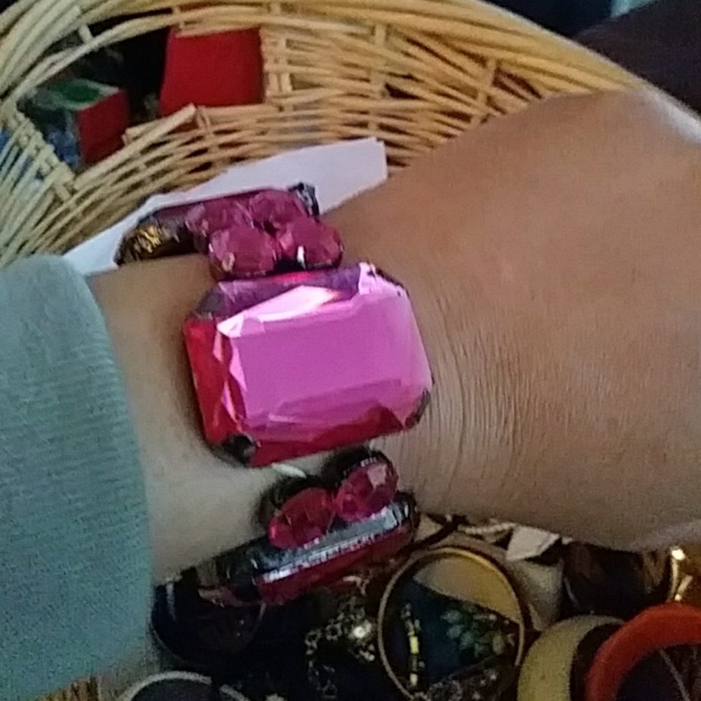 Bracelet must go